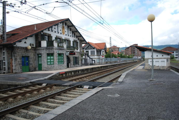 El gestor ferroviario estatal Adif ha adjudicado el contrato de la obra a Comsa por 2,2 millones de euros y un plazo de ejecución de un año