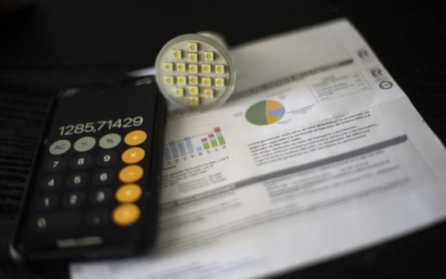 Una factura del consumo de luz.