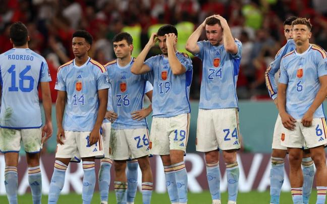 Tensión en los jugadores de España durante los penaltis.