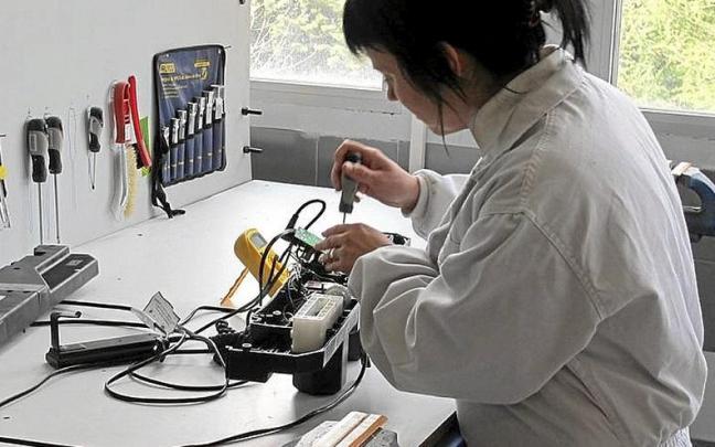 UGLEko ortoprotesika ikasle bat. | ARGAZKIA: A.Z.