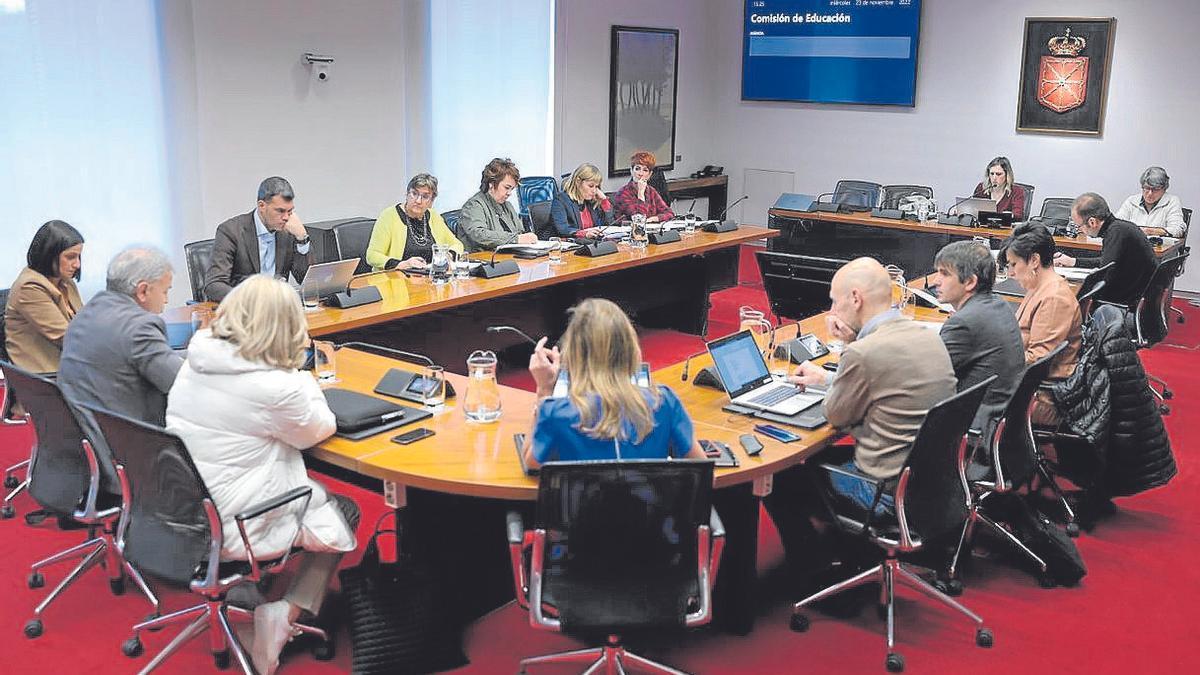 Moción en el Parlamento para becar el transporte del alumnado desfavorecido.