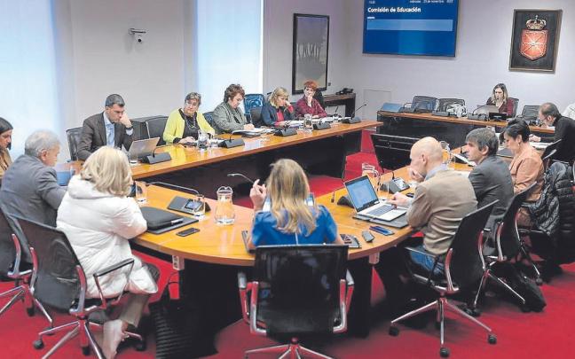 Moción en el Parlamento para becar el transporte del alumnado desfavorecido.