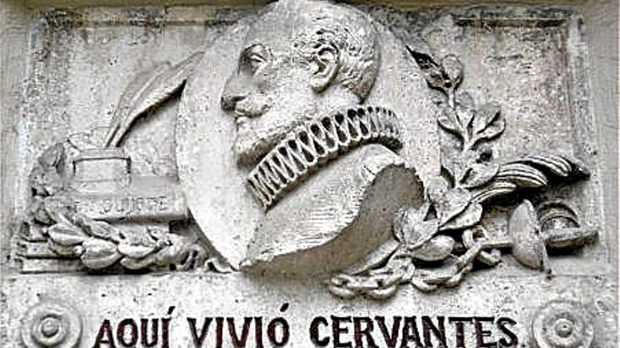 Placa recordatoria en la casa de Cervantes de Valladolid.