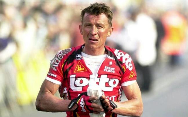 Adrei Tchmil, durante su época como ciclista del Lotto.