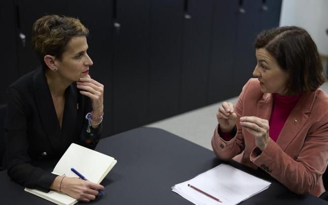 La secretaria general del PSN, María Chivite, y la portavoz del Grupo Socialista en el Senado, Eva Granados, durante su encuentro