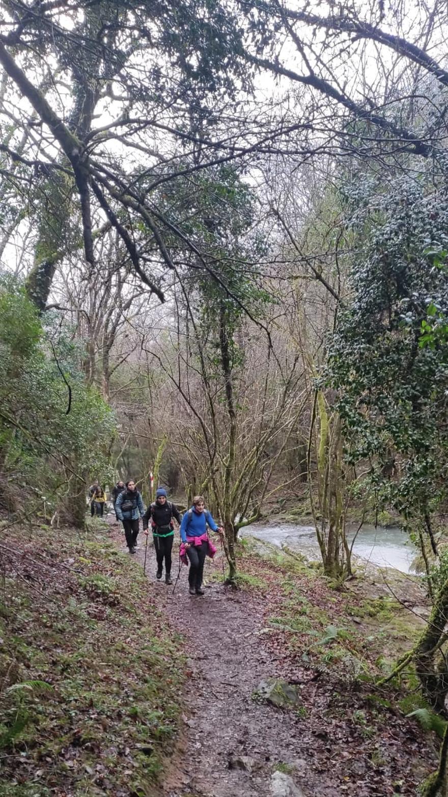 El barro nos acompaña junto al rio Grazal