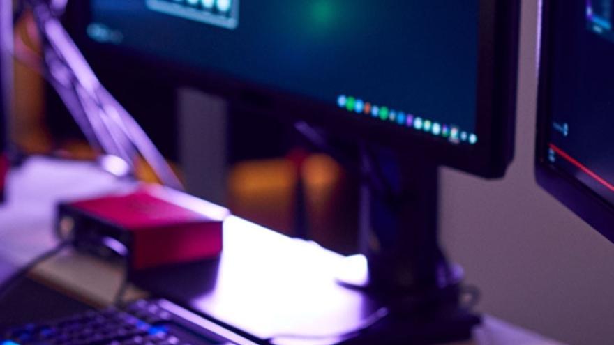El campo de la multimedia es un sector en auge que ofrece múltiples oportunidades laborales; desde la creación de webs, al desarrollo de software, apps, inteligencia artificial, robótica...