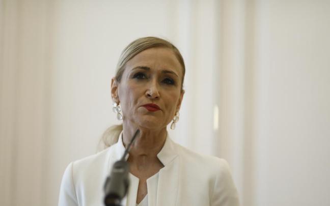Cristina Cifuentes durante la rueda de prensa en la que presentó su dimisión. Cristina Cifuentes durante la rueda de prensa en la que presentó su dimisión.