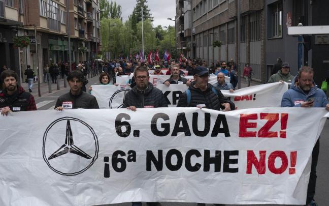 Manifestación de Mercedes y el Metal alavés en Vitoria