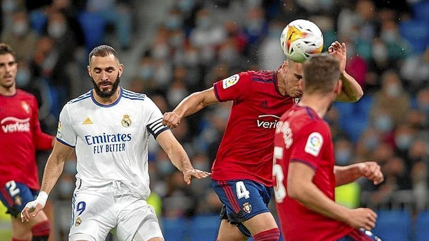 Benzema y Unai García, en el Bernabéu. | FOTO: AGENCIA LOF