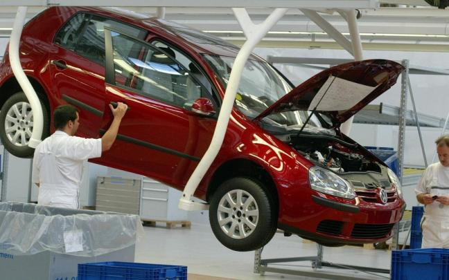 Fabricación de un Volkswagen Golf en 2003