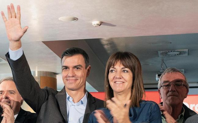 El presidente del Gobierno español, Pedro Sánchez, con la vicelehendakari segunda, la socialista Idoia Mendia El presidente del Gobierno español, Pedro Sánchez, con la vicelehendakari segunda, la socialista Idoia Mendia