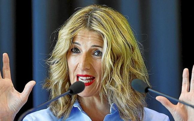 La vicepresidenta segunda del Gobierno español, Yolanda Díaz, en la reciente presentación de un número monográfico de la revista ‘Temas’. | FOTO: EFE