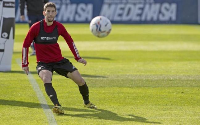 Darko Brasanac, en un entrenamiento con Osasuna. Darko Brasanac, en un entrenamiento con Osasuna.