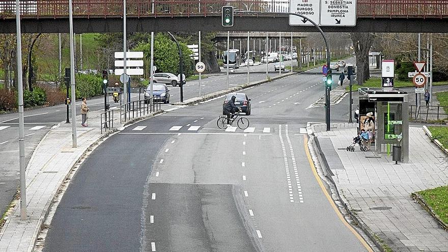 Tramo de la antigua circunvalación por donde discurrirá la nueva vía ciclista.