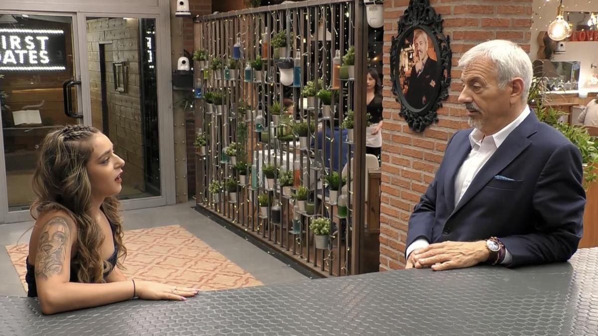Macarena confunde a Carlos Sobera con Karlos Arguiñano.