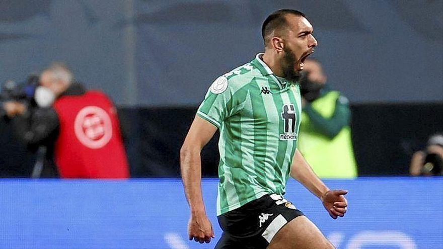 Borja Iglesias celebra un gol la pasada Liga.