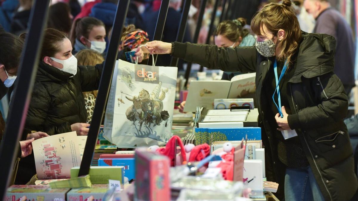 Este año ya no se verán mascarillas ni habrá restricciones como en la feria del año pasado (en la imagen).