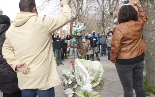 Ofrenda floral por las víctimas del 3 de marzo. Ofrenda floral por las víctimas del 3 de marzo.