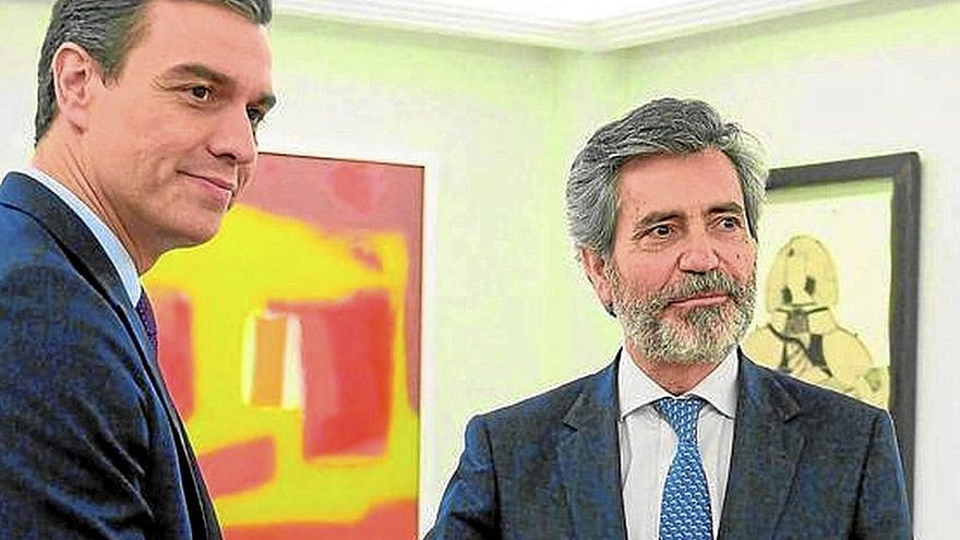 El presidente del Gobierno español, Pedro Sánchez, junto al presidente del CGPJ, Carlos Lesmes. | FOTO: EFE