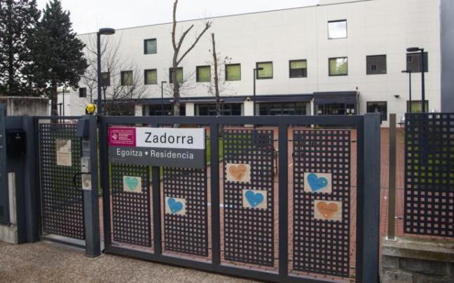 Acceso a la residencia de mayores Zadorra.