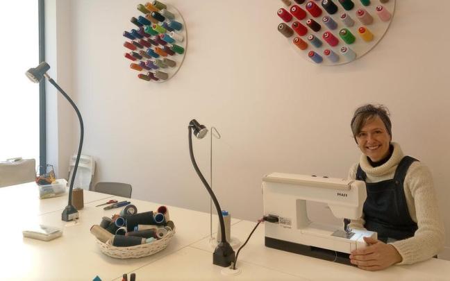 Esther Mendioroz en ‘El Taller de Esther’, recientemente inaugurado. Esther Mendioroz en ‘El Taller de Esther’, recientemente inaugurado.
