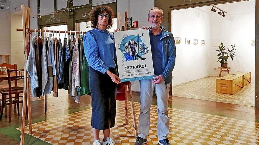 Presentación de ‘Remarket’ con Katrin Ginea (Geltoki) y Mariano Galarza (Zaporeak). | FOTO: CEDIDA