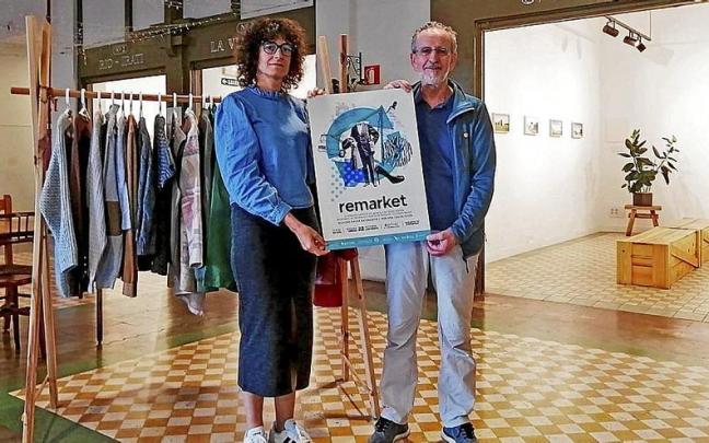 Presentación de ‘Remarket’ con Katrin Ginea (Geltoki) y Mariano Galarza (Zaporeak). | FOTO: CEDIDA Presentación de ‘Remarket’ con Katrin Ginea (Geltoki) y Mariano Galarza (Zaporeak). | FOTO: CEDIDA