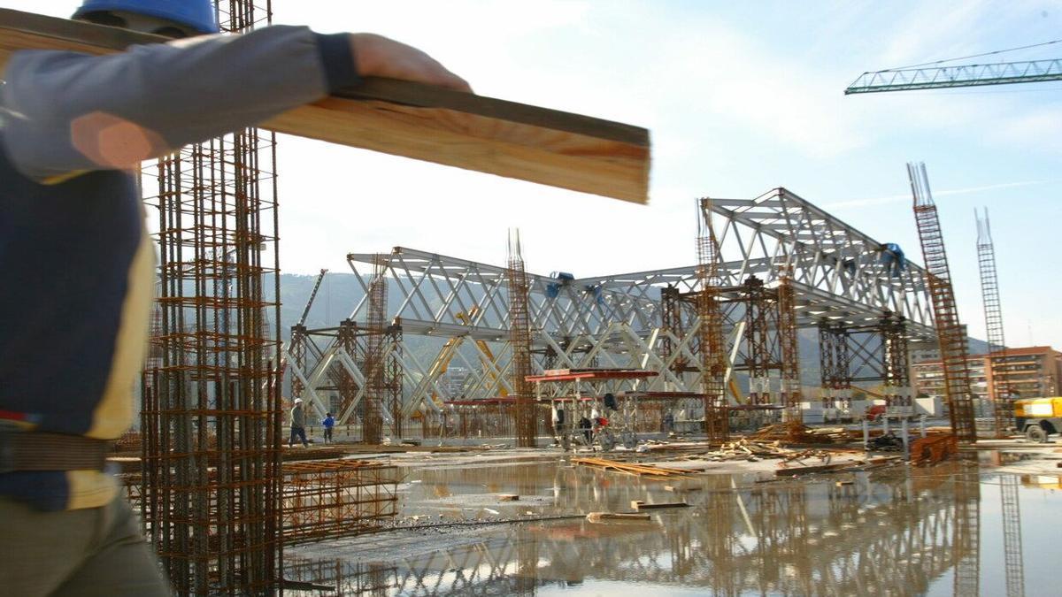 El sector de la construcción creció en menor medida que la media vasca el pasado año.