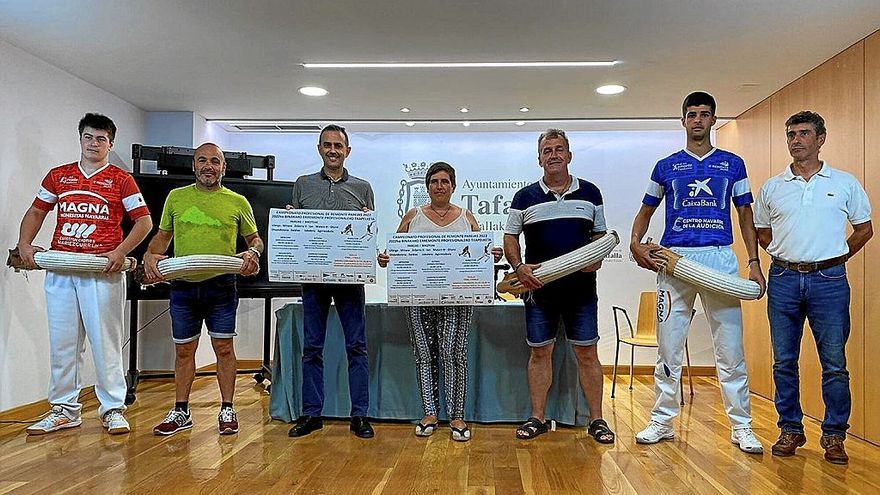 Presentación del Cto. de Parejas, de i. a d: Mitxeo (remontista), David Sarasa (Peña Pelotazale San Sebastián), Josemi Leache (E·Remonte), Uxua Olcoz (primera teniente alcalde de Tafalla), Ignacio Moros (concejal deportes del A