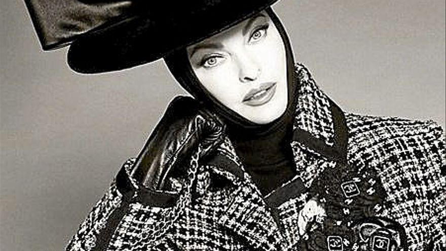 Una de las imágenes de la nueva editorial que Linda Evangelista protagoniza en ‘Vogue’.