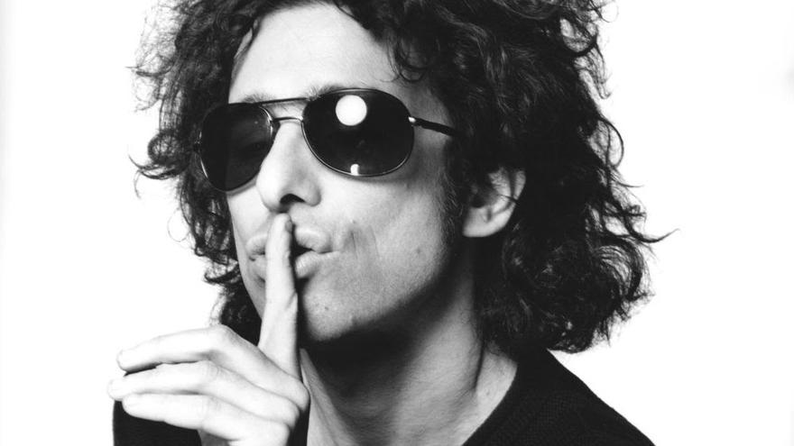 El argentino Andr&eacute;s Calamaro ha reeditado su disco clave, &lsquo;Honestidad brutal&rsquo;.