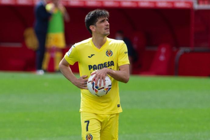 Gerard Moreno, durante un partido entre el Granada y el Villarreal en Los Cármenes.