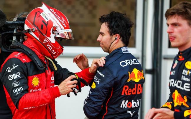 Los pilotos de F1 Charles Leclerc (izq.), 'Checo' Pérez (c) y Max Verstappen (der.). Los pilotos de F1 Charles Leclerc (izq.), 'Checo' Pérez (c) y Max Verstappen (der.).