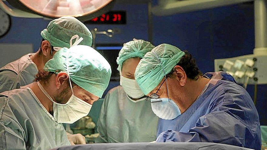 La cirugía entre la población de edad muy avanzada ha experimentado un crecimiento exponencial en los últimos años debido a la mejora en las técnicas quirúrgicas y de anestesia. | FOTO: N.G.