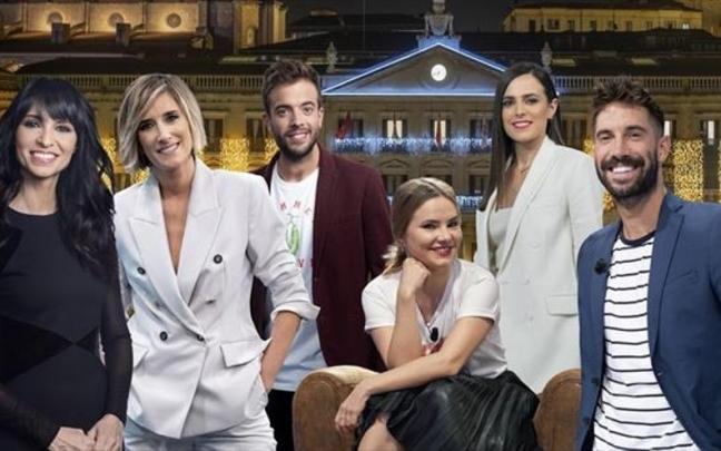 África Baeta y el resto de presentadores de las campanadas. | FOTO: EITB