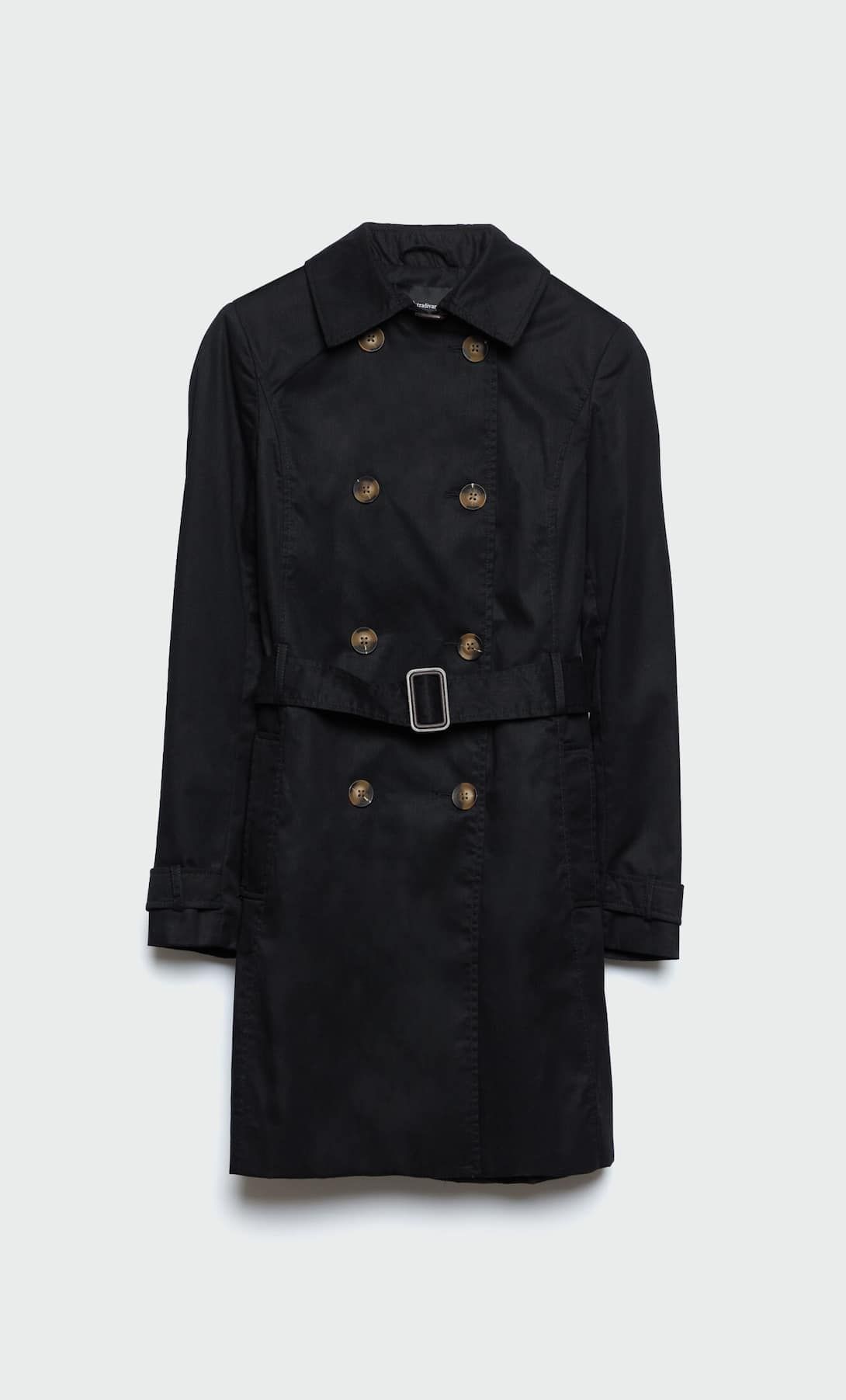Trench corto negro.