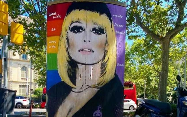 Mural en homenaje a Raffaella Carrá en Barcelona Mural en homenaje a Raffaella Carrá en Barcelona