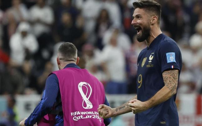 El jugador francés Olivier Giroud celebrando la victoria