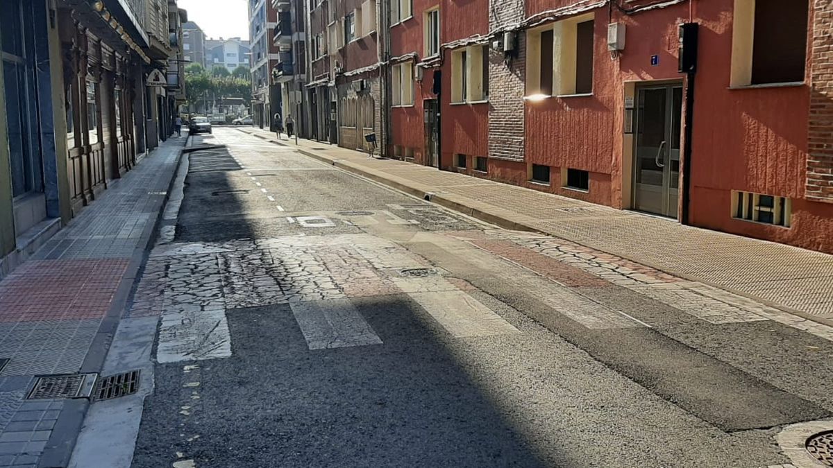 Las obras de reurbanización de la calle Txinurrisolo tendrán un plazo de tres meses.