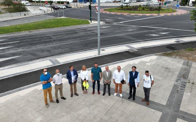 Imagen de los representantes en el nudo de Berriozar, ya reformado Imagen de los representantes en el nudo de Berriozar, ya reformado
