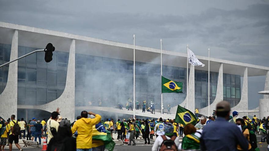 Imagen de los disturbios ocurridos en Brasilia por parte de partidarios bolsonaristas