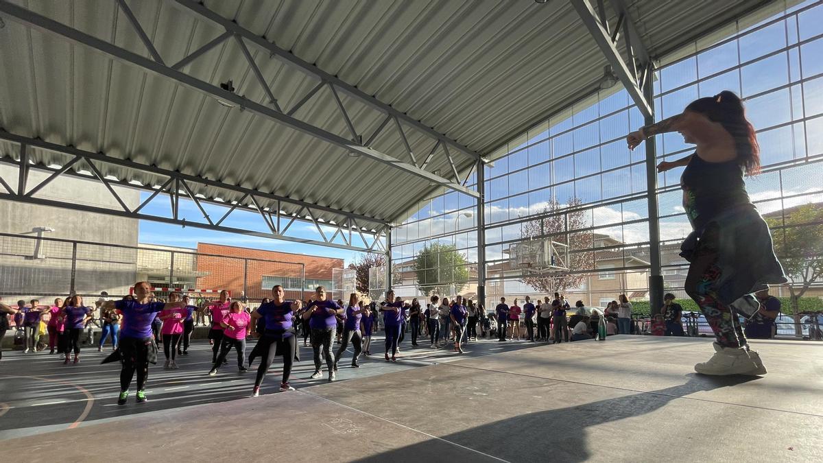 Una actividad dirigida en el Día del Deporte Solidario en Berriozar.