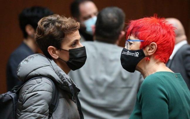 Chivite e Induráin, en el Parlamento de Navarra.