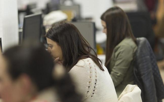El 51,2% de los contratos temporales firmados en Euskadi se realizaron en el sector servicios. El 51,2% de los contratos temporales firmados en Euskadi se realizaron en el sector servicios.
