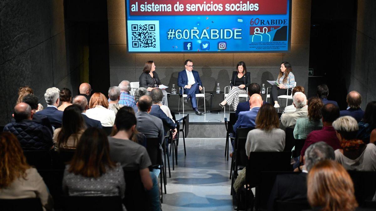 Susana Gorbeña, Sergio Murillo, Beatriz Artolazabal y Valeria García-Landarte