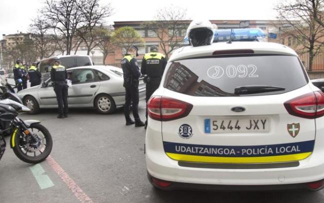 Control de la Policía Local en Vitoria. Control de la Policía Local en Vitoria.