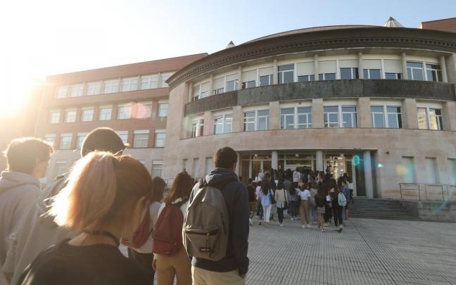 Entrada de estudiantes a la Facultad de Ciencias de la Salud. Entrada de estudiantes a la Facultad de Ciencias de la Salud.