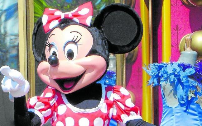 La dulce y alegre Minnie recibe a los visitantes a Eurodisney París. La dulce y alegre Minnie recibe a los visitantes a Eurodisney París.