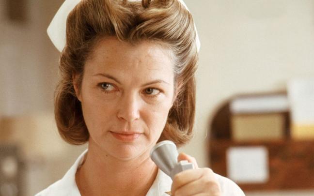 Louise Fletcher en 'Alguien voló sobre el nido del cuco' (1975). Louise Fletcher en 'Alguien voló sobre el nido del cuco' (1975).